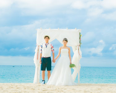 沖縄で二人だけの結婚式 イメージ